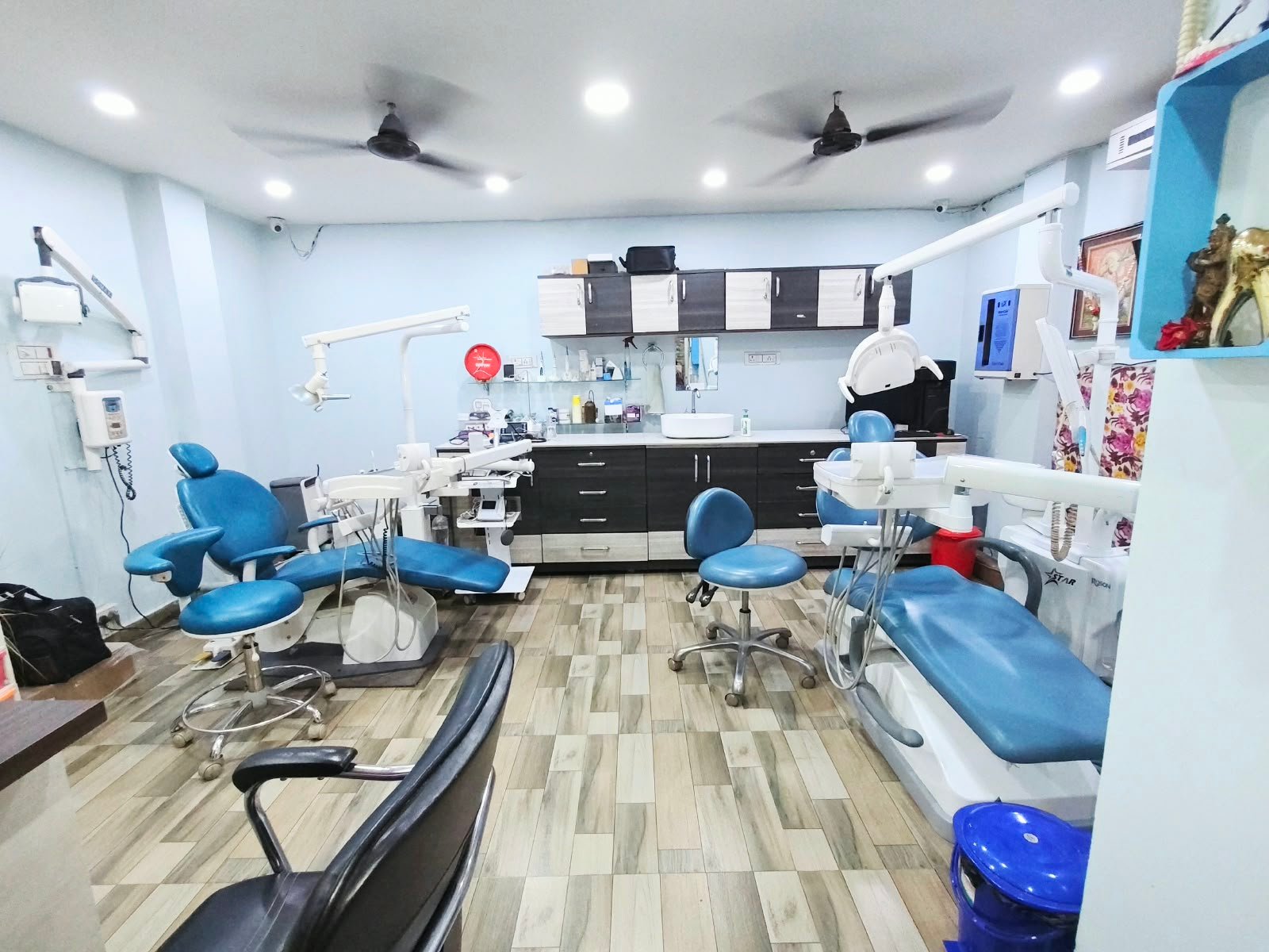 Raj Kaushal Dental Gallery Image